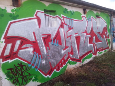 Graffiti Wall in Sroda Slaska - Photo by dubtroe - furis, rufis, hmbs (2013)