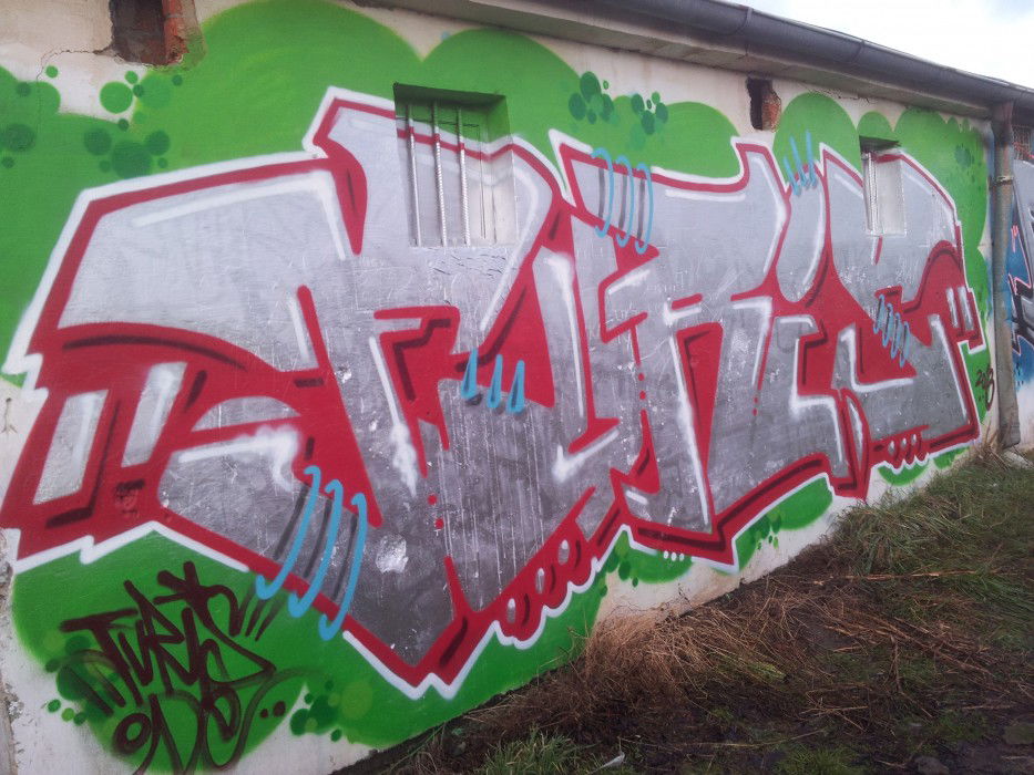 Graffiti Wall in Sroda Slaska - Photo by dubtroe - furis, rufis, hmbs (2013)