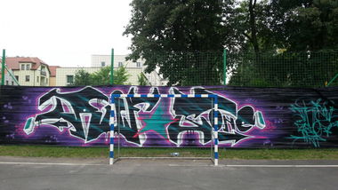 Graffiti Wall in Sroda Slaska - Photo by dubtroe - furis, rufis, hmbs (2013)