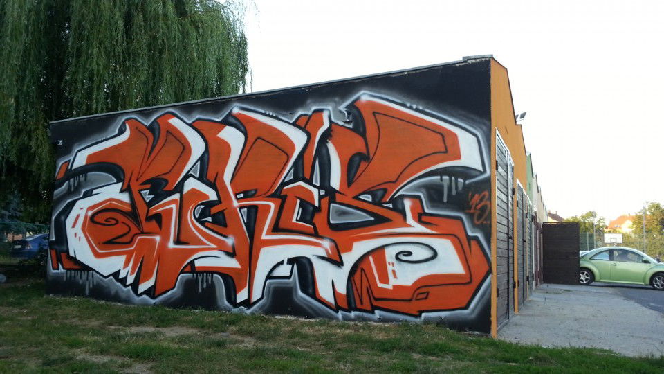 Graffiti Wall in Sroda Slaska - Photo by dubtroe - furis, rufis, hmbs (2013)