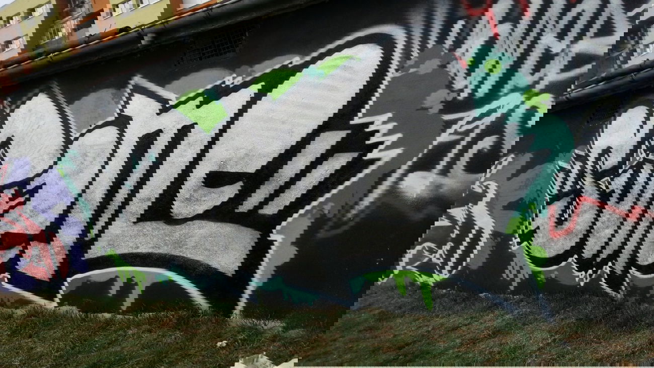 Graffiti Wall in Sroda Slaska - Photo by dubtroe - supreme, hmbs (2014)