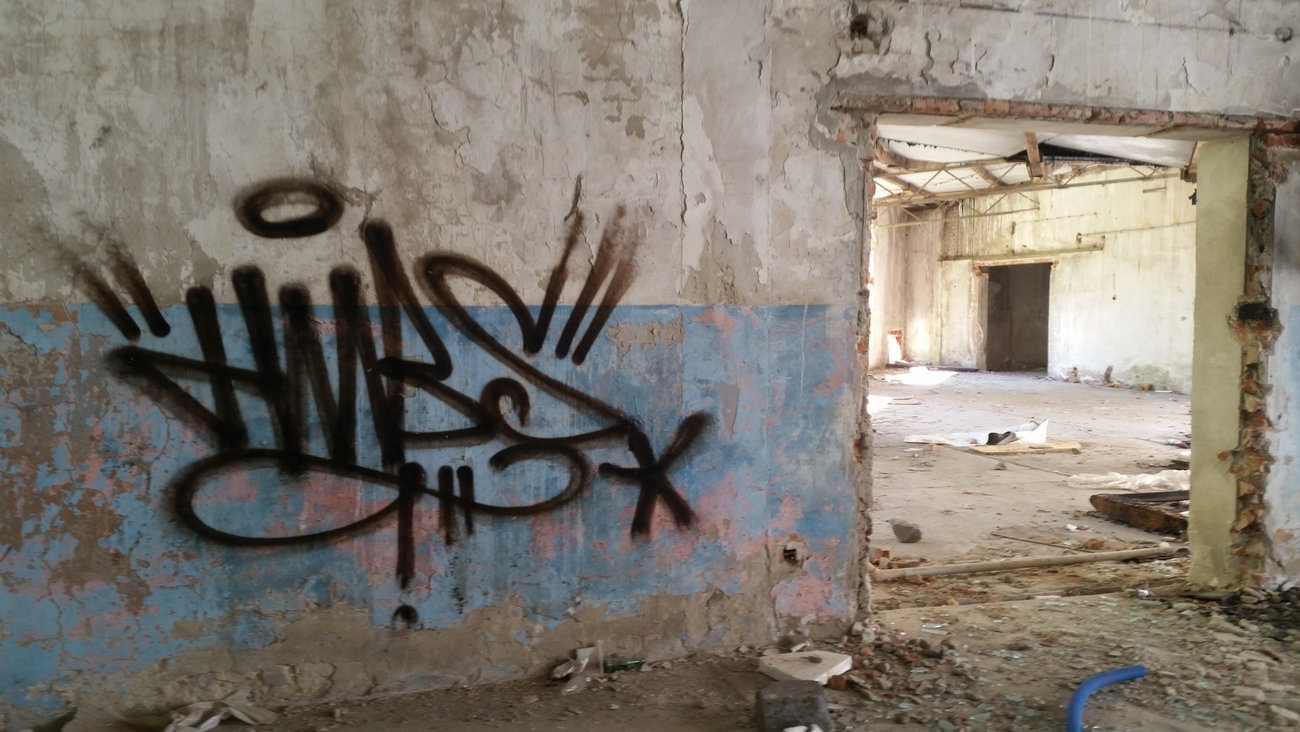 Graffiti Bombing - Photo by dubtroe (2015)