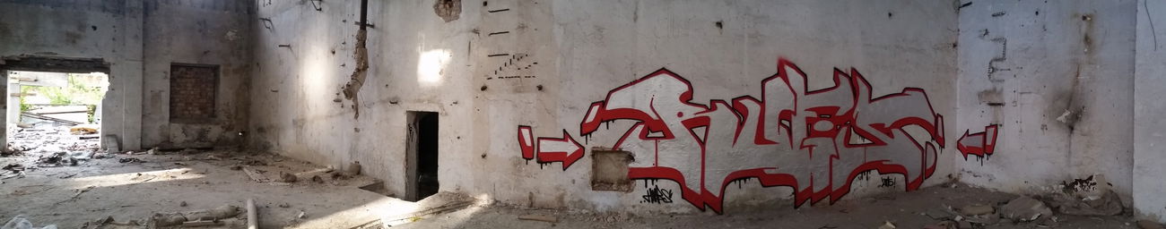 Graffiti Wall - Photo by dubtroe (2015)