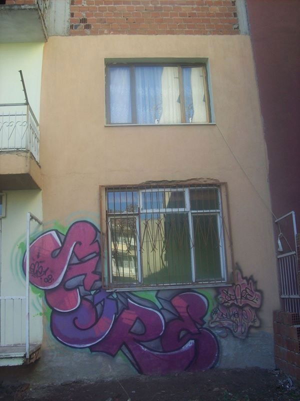 Graffiti Bombing - Photo by dukstill - dukstillgraffitidukonehiphopgraffititurkeydogukanoraklidogukanorakliturkeyphotographer