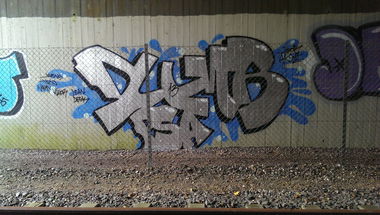 Graffiti Bombing in Aalborg - Photo by dumberone (2013)