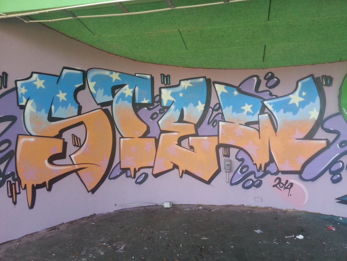 Graffiti Wall - Photo by dumberone