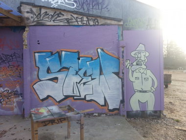 Graffiti Wall - Photo by dumberone