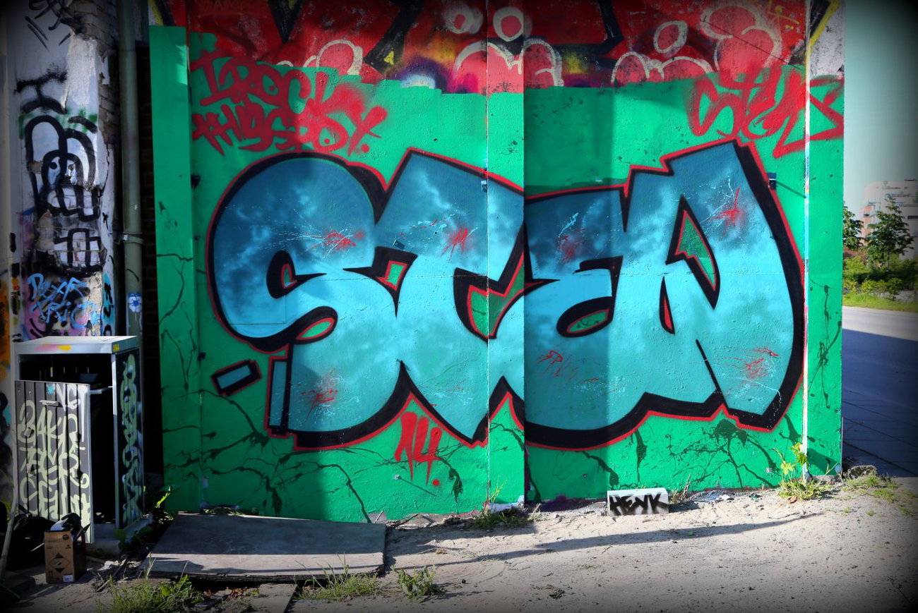Graffiti Wall - Photo by dumberone