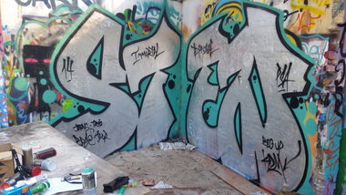 Graffiti Wall - Photo by dumberone