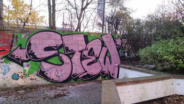 Graffiti Bombing - Photo by dumberone