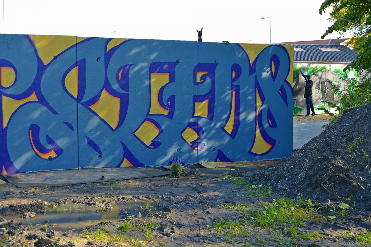 Graffiti Wall - Photo by dumberone