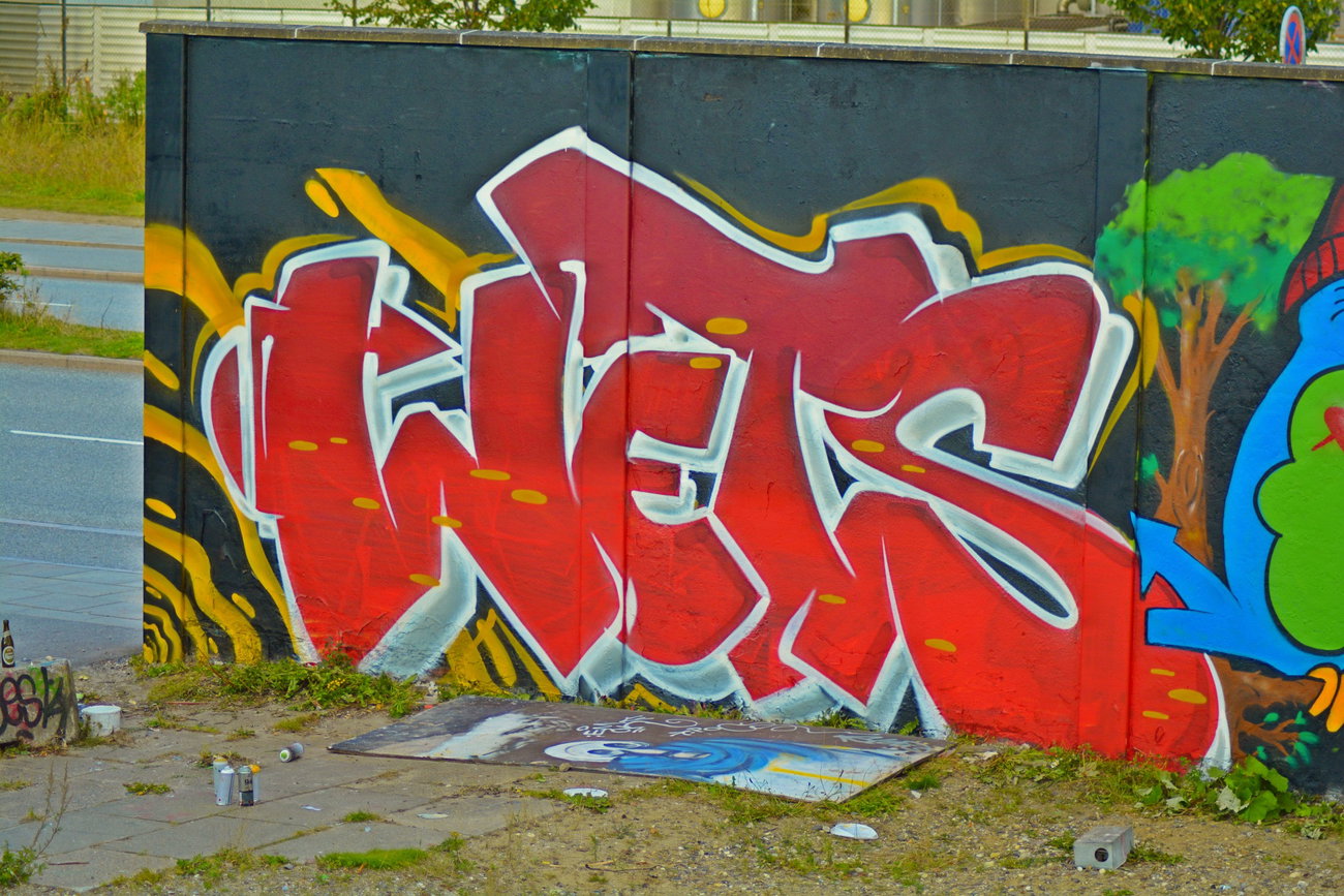 Graffiti Wall - Photo by dumberone