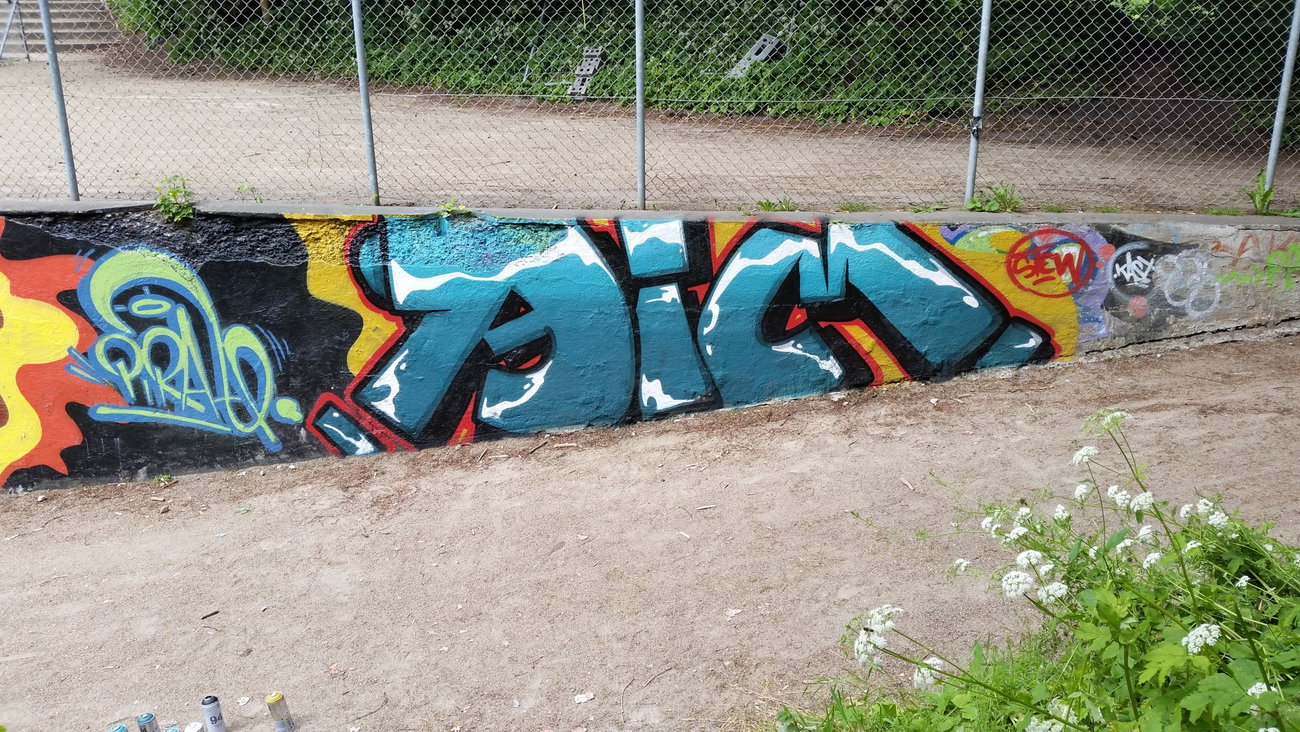 Graffiti Wall - Photo by dumberone (2015)