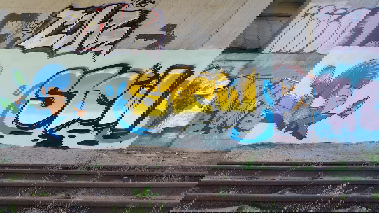 Graffiti Wall - Photo by dumberone