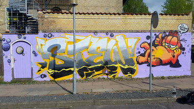 Graffiti Wall - Photo by dumberone