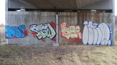 Graffiti Bombing - Photo by dumberone