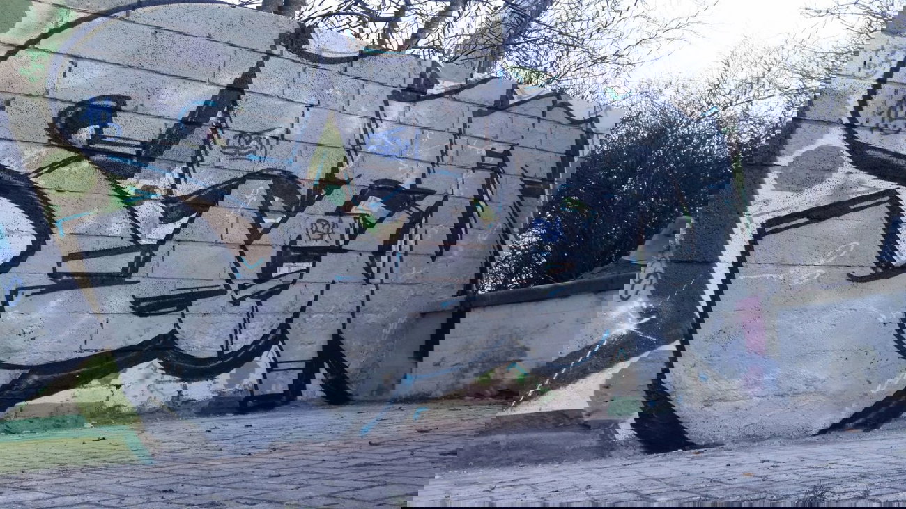 Graffiti Wall - Photo by dumberone