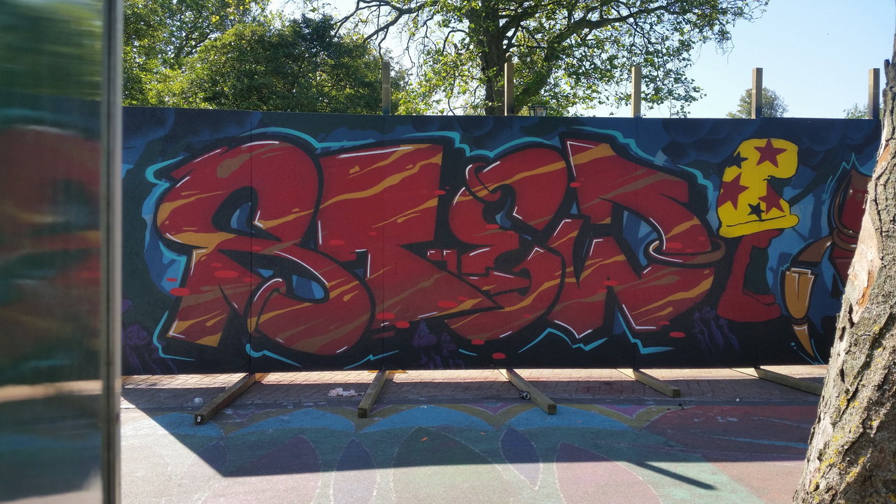 Graffiti Wall - Photo by dumberone (2015)