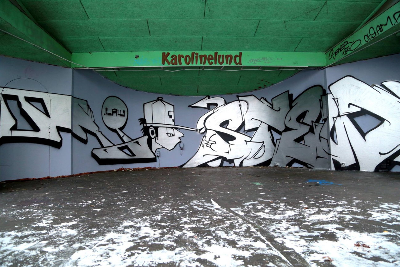 Graffiti Wall - Photo by dumberone