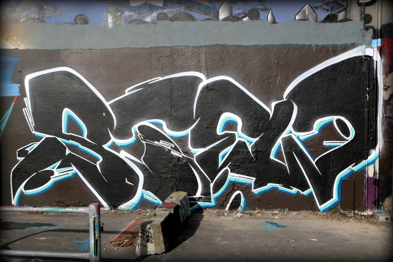 Graffiti Wall - Photo by dumberone