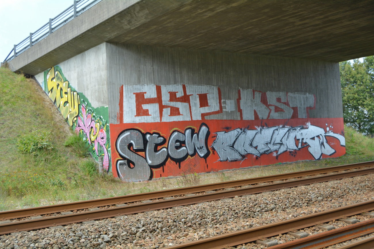 Graffiti Wall - Photo by dumberone