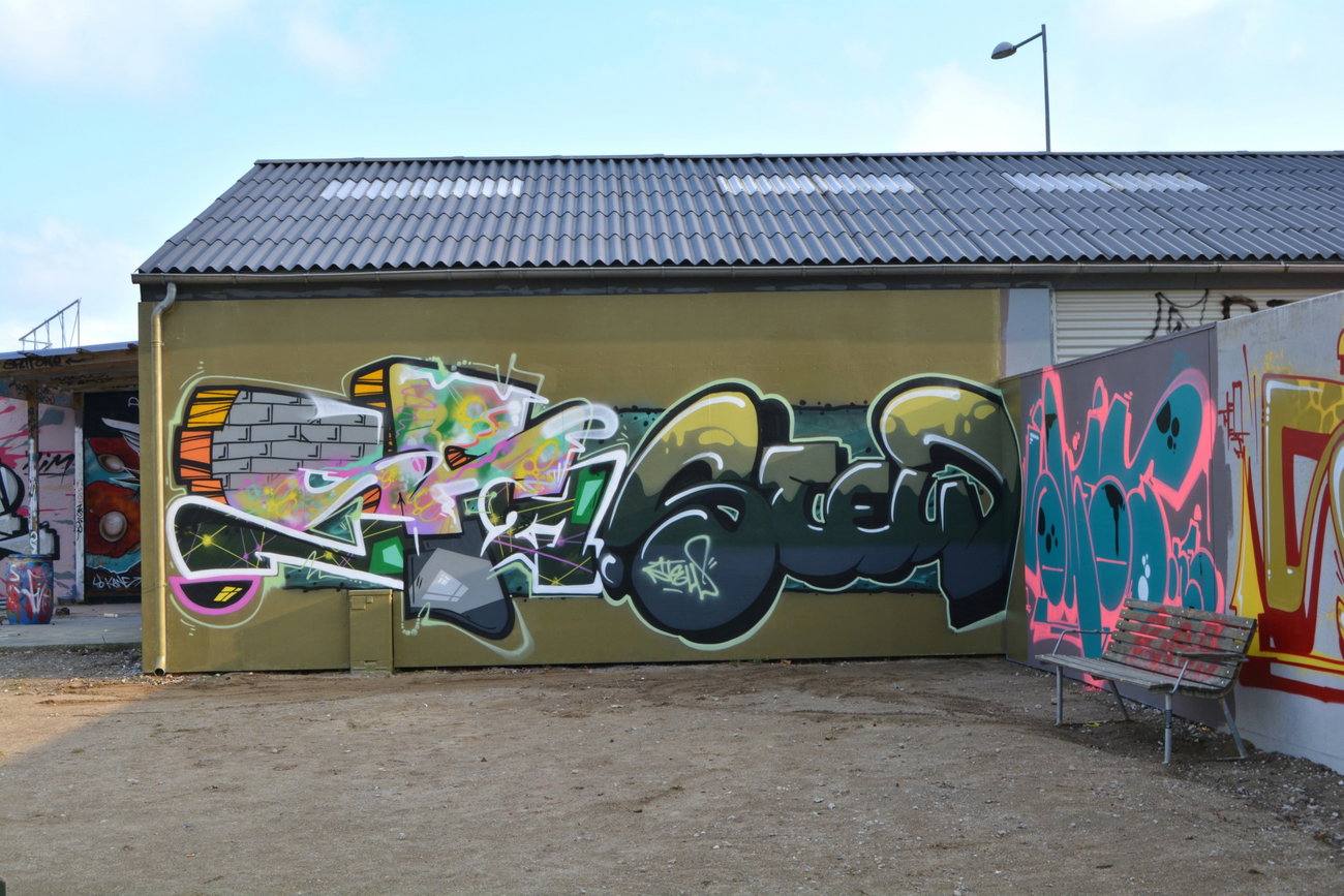 Graffiti Photo by dumberone