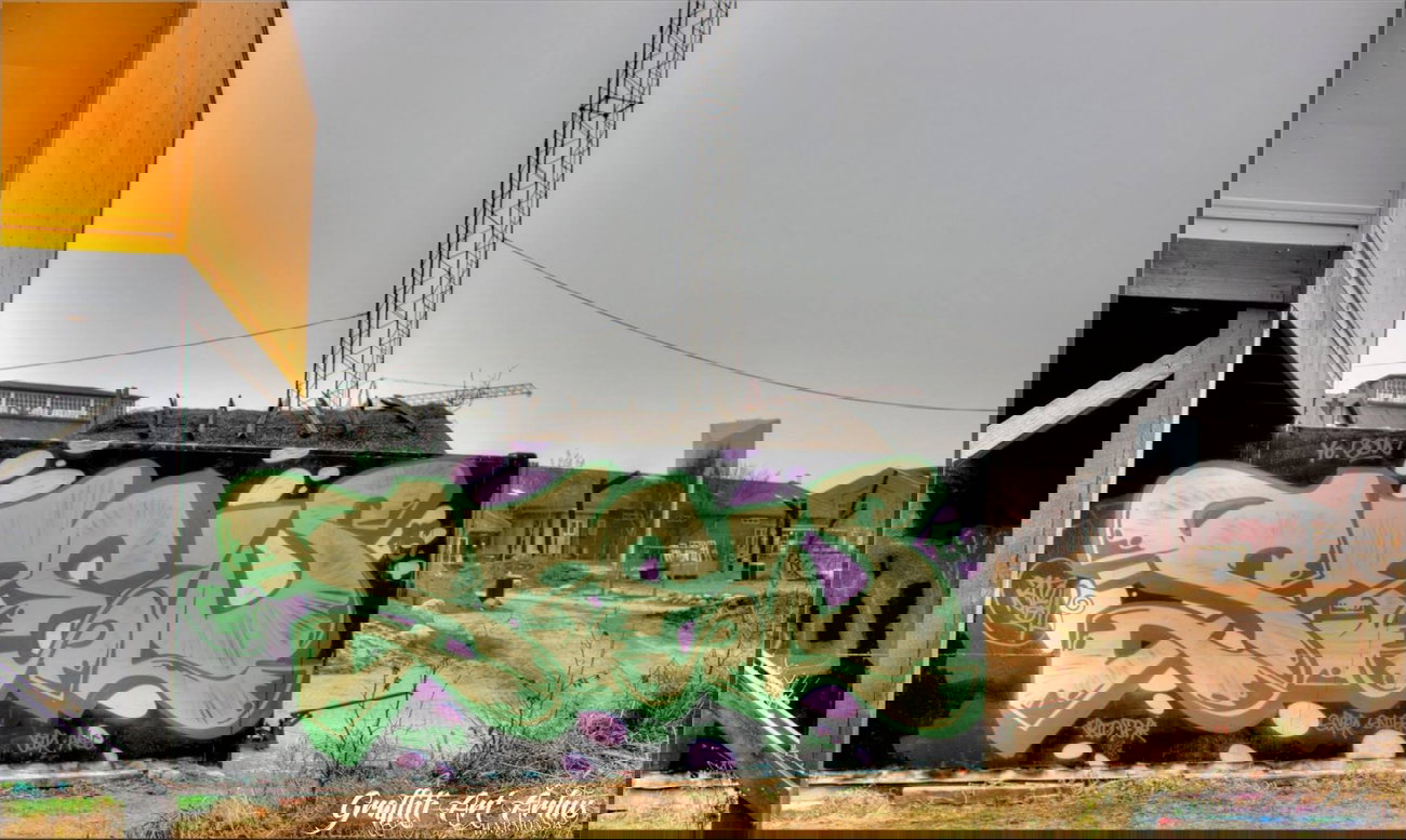 Graffiti Wall - Photo by dumberone