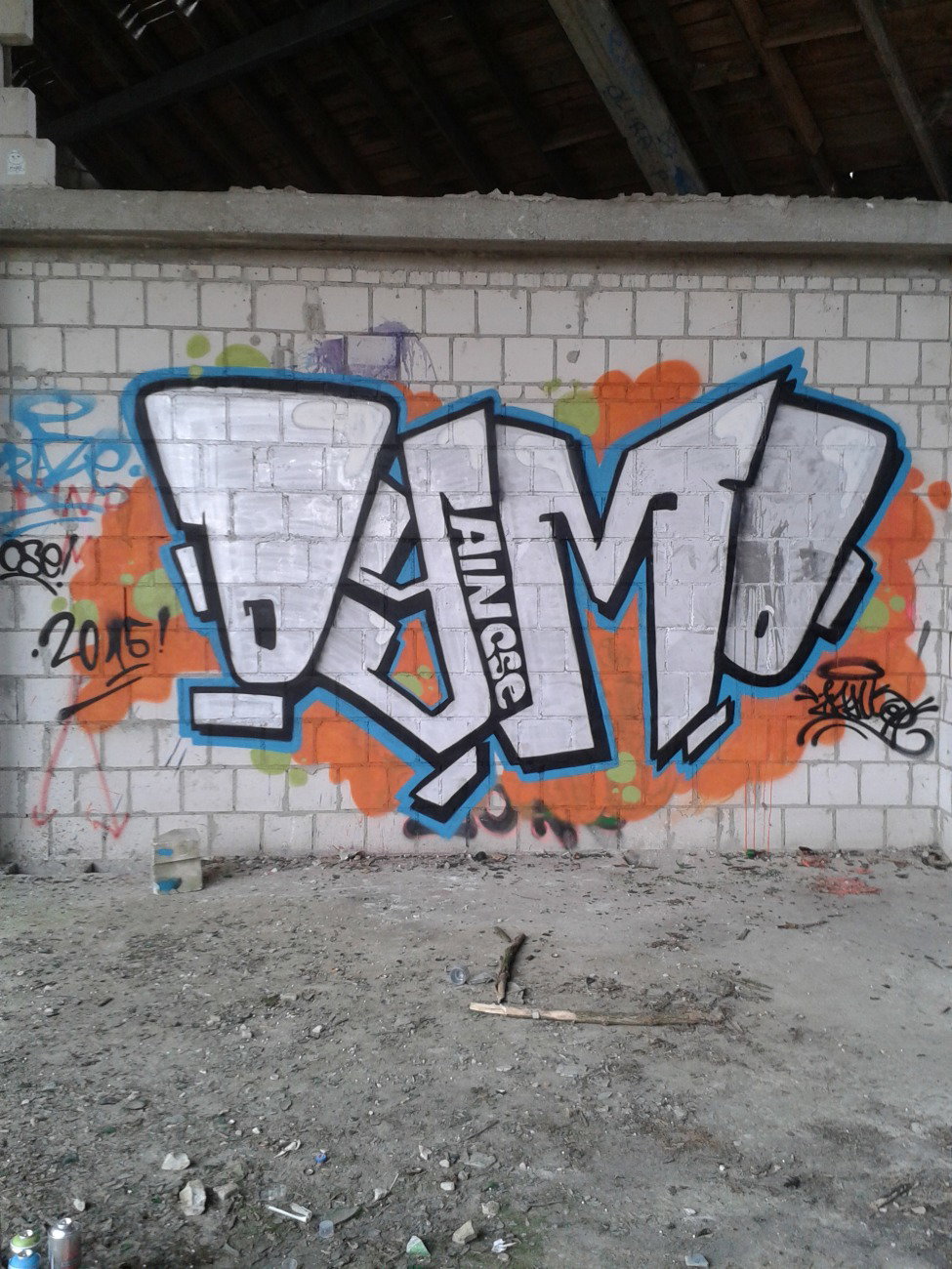 Graffiti Wall - Photo by dymsoon (2014)