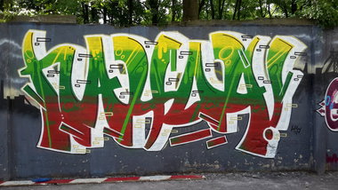 Graffiti Wall - Photo by dzik - Wild, hayog