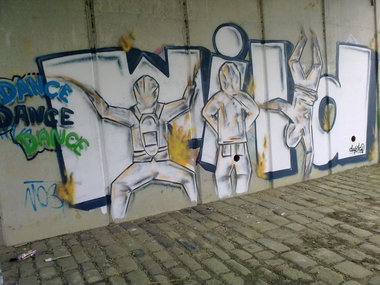 Graffiti Wall - Photo by dzik - Wild, crew