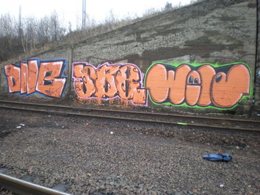 Graffiti Bombing - Photo by dzik - DNB, SBE, WILD