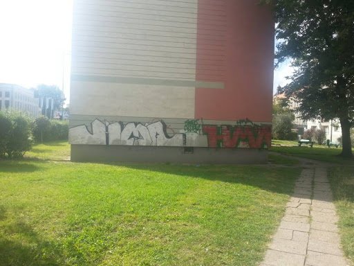 Graffiti Wall - Photo by dzikidziki