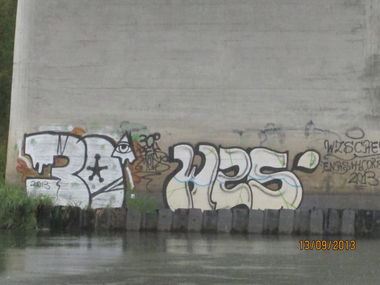 Graffiti Bombing - Photo by eRik1 - 30stopni, WzS, Crew