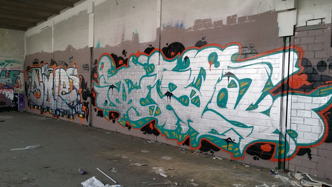 Graffiti Wall - Photo by edding3000 (2015)