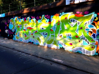 Graffiti Wall in mg - Photo by edding3000 - tesla (2013)