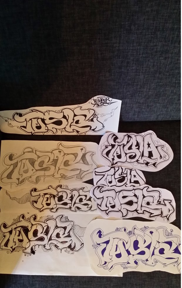 Graffiti Sketch - Photo by edding3000 - tesla (2014)