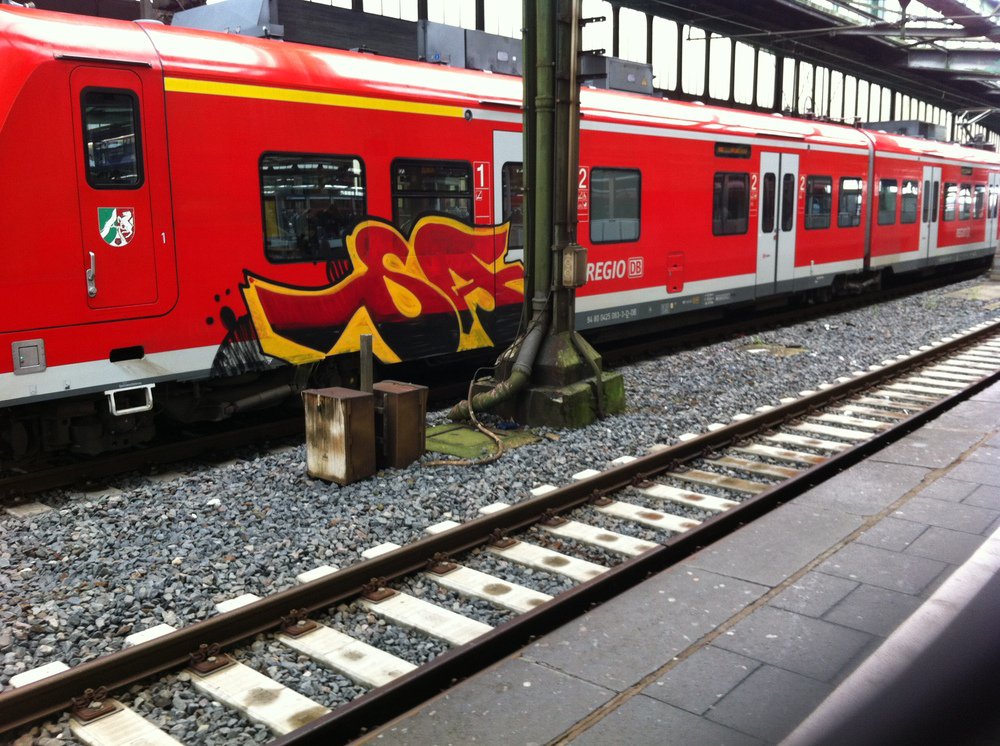 Graffiti Train - Photo by edding3000 - sa (2012)