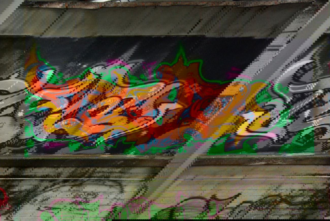 Graffiti Wall - Photo by edding3000 - tesla (2014)