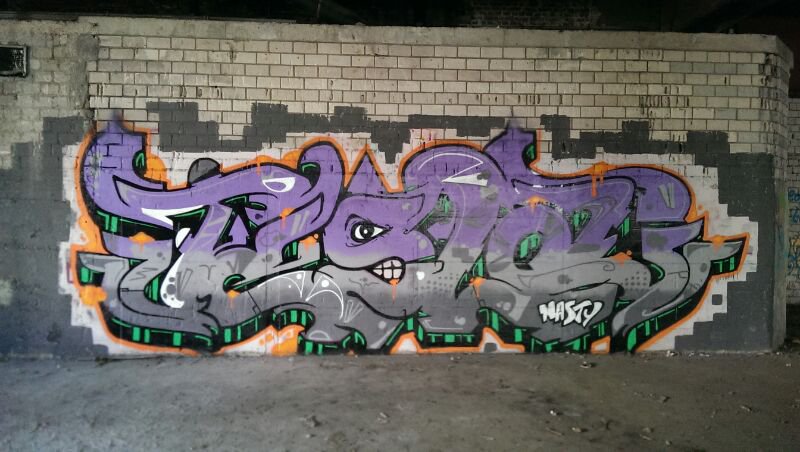 Graffiti Wall - Photo by edding3000 - tesla (2014)