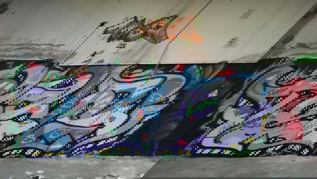 Graffiti Wall - Photo by edding3000 - Tesla (2014)