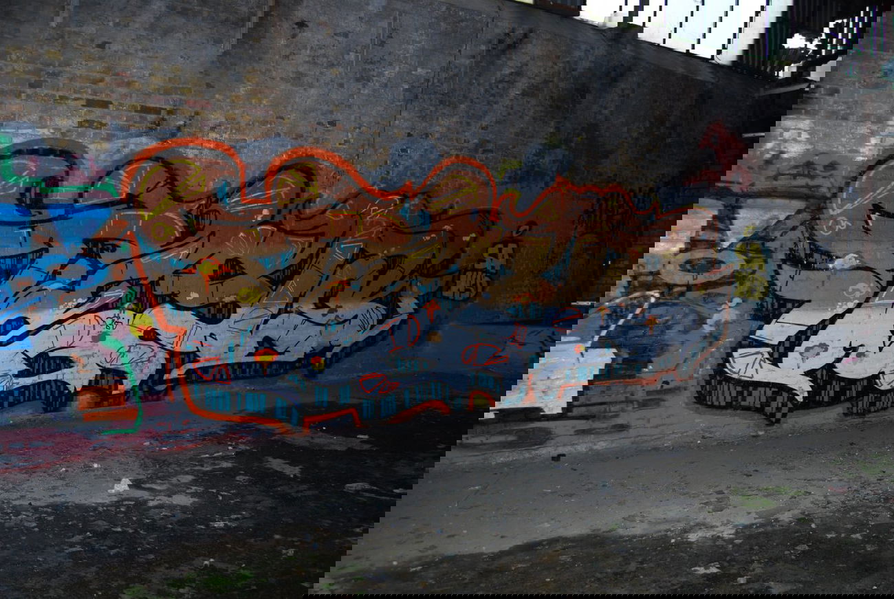 Graffiti Wall - Photo by edding3000 - tesla (2014)