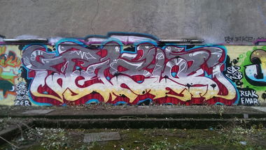 Graffiti Wall - Photo by edding3000 - tesla (2014)