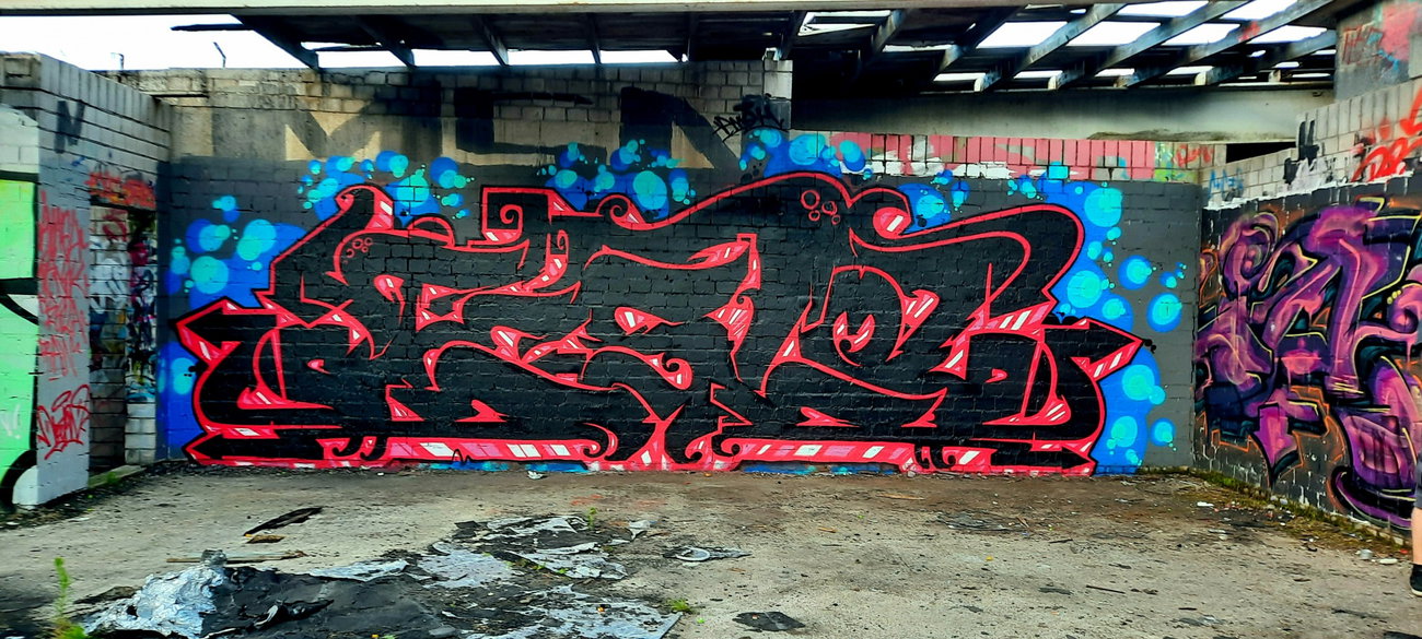 Graffiti Wall - Photo by edding3000 (2021)