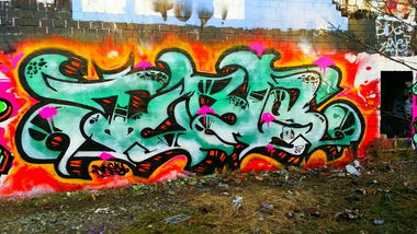 Graffiti Wall - Photo by edding3000 - tesla (2015)