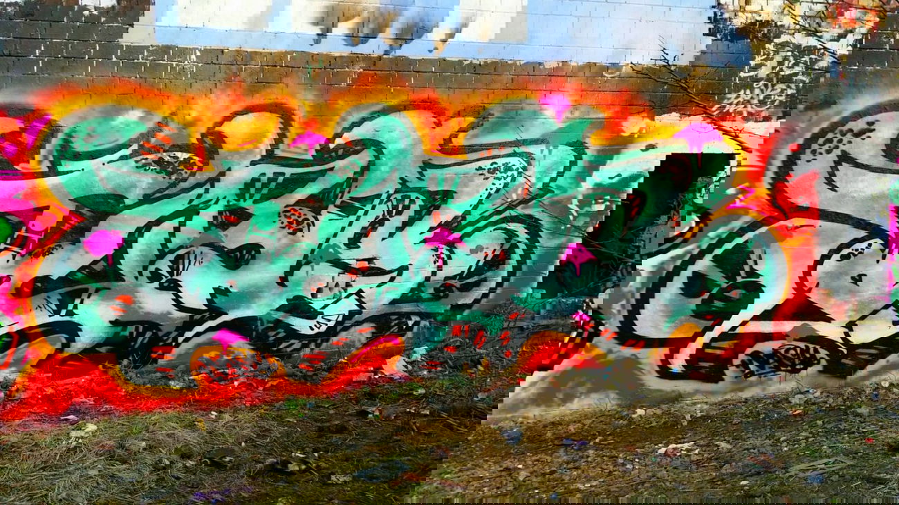 Graffiti Wall - Photo by edding3000 - tesla (2015)