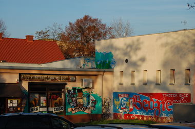 Graffiti Wall - Photo by edson