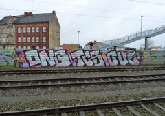 Graffiti Bombing - Photo by egal098 - ong, tcs, cue