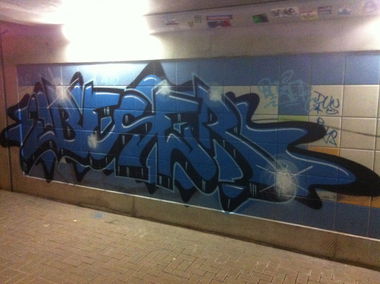 Graffiti Wall - Photo by egal098 - beser, ong