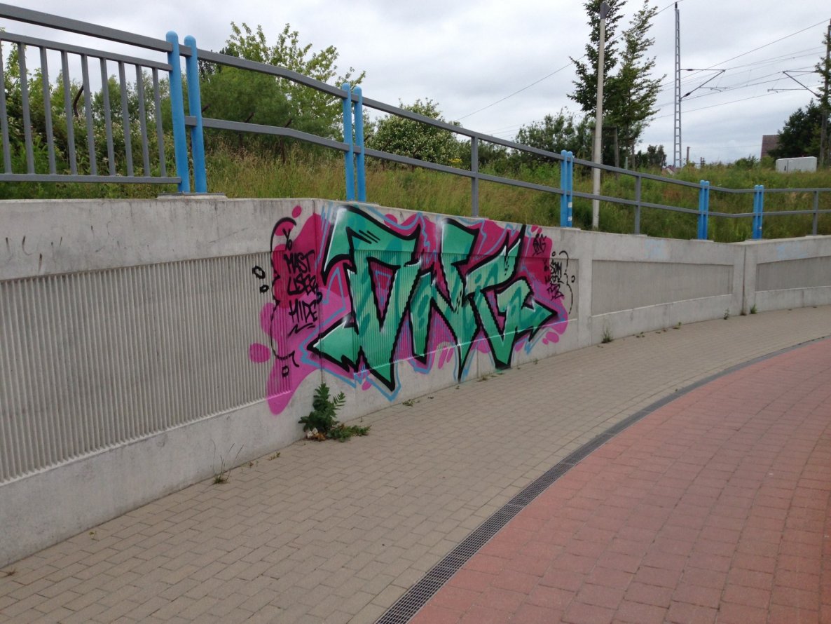 Graffiti Wall - Photo by egal098