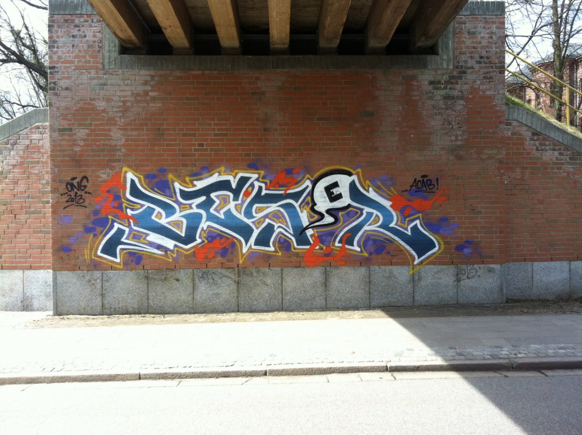 Graffiti Wall - Photo by egal098 - beser, ong